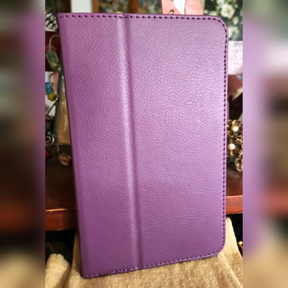 LG 4G LTE Tablet - LIKE NEW! - Picture 3 of 3